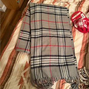 Women’s scarf